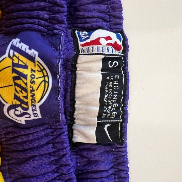 Youth Size Small Authentic LA Lakers Basketball Shorts - Picture 4 of 4